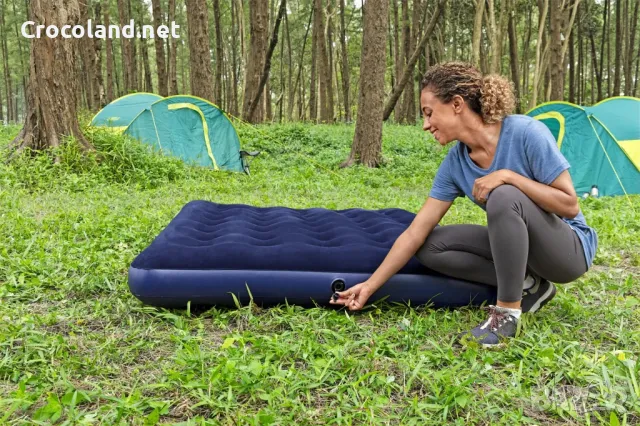 Надуваем матрак Bestway Air Mattress Full, 137 х 191 х 22 см, PVC, плюшен, за вътрешна и външна упот, снимка 3 - Надуваеми легла - 50097341