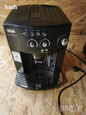 Кафеавтомат Delonghi Magnifica ESAM3000B, Система за ръчно разпенване, Кафемелака с 13 настройки 145, снимка 2 - Кафемашини - 44816411