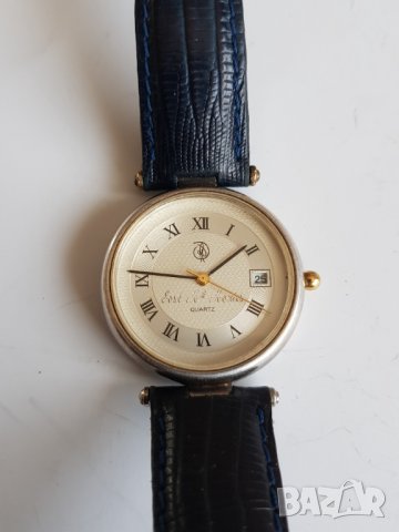 Ръчен кварцов часовник със сребърна каса