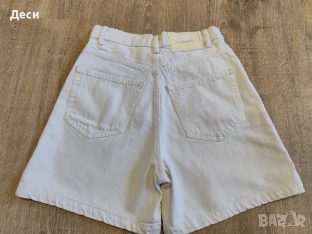 бели дънкови панталонки на Pull&Bear, снимка 4 - Къси панталони и бермуди - 50179790