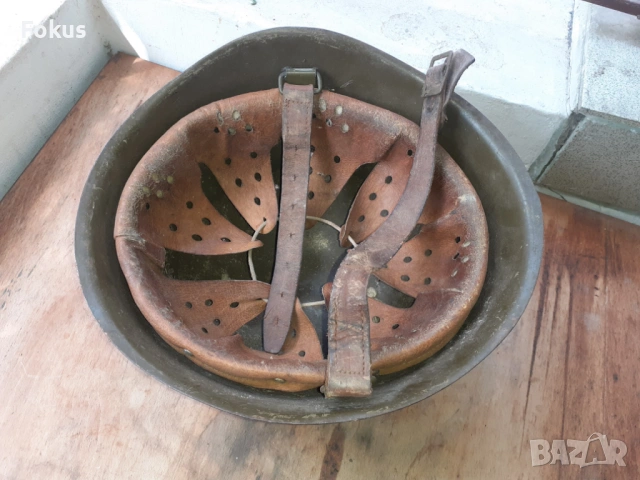 Стара военна каска, снимка 6 - Антикварни и старинни предмети - 54182993