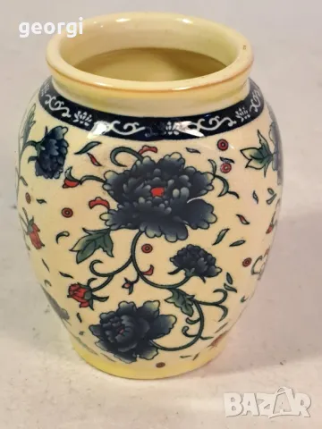 малка китайска порцеланова вазичка 22/2