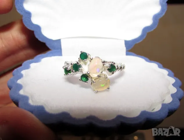 925 сребърен пръстен с етиопски прозрачен опал. Другите камъни са зелен оникс. Халка 7.5/56/17.75, снимка 1