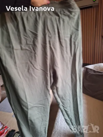 Дамски панталон , снимка 2 - Къси панталони и бермуди - 48472397