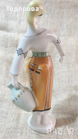 Порцеланова фигура, снимка 4 - Антикварни и старинни предмети - 53933030