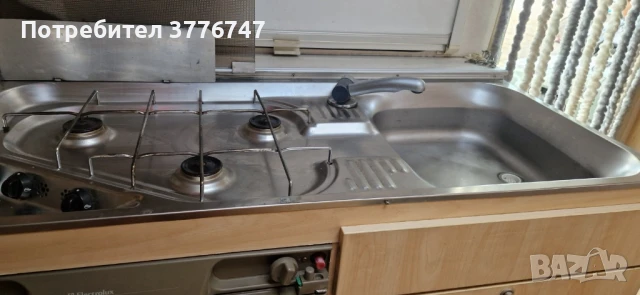 каравана с четири спални места, снимка 8 - Каравани и кемпери - 51105146