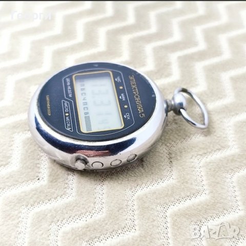 Часовник Електроника 5 1970 година. , снимка 4 - Други ценни предмети - 40063333