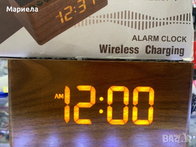 Дигитален Часовник с Безжично Зарядно / Дигитален будилник със зарядно