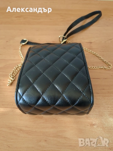 Малка черна дамска чанта, снимка 6 - Чанти - 54323900