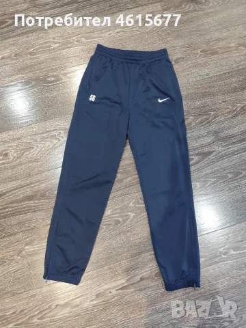 долнище на Nike
