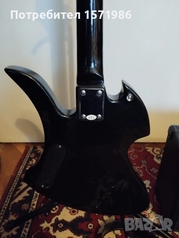 Детско юношеска електрическа китара с кубе, кабел, калъф,колан, тунер и слушалки , снимка 11 - Китари - 52792871