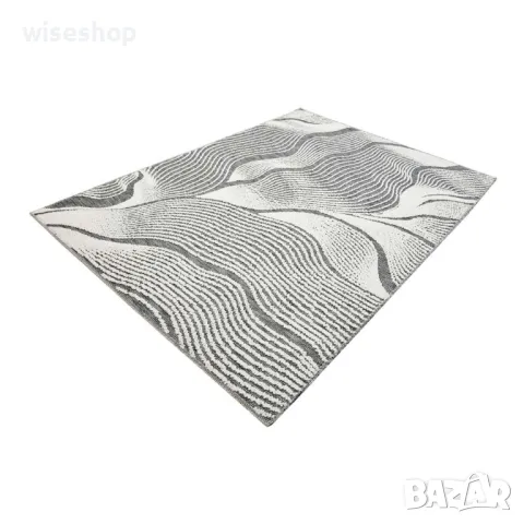 Килим в сиво и бежово, наличен в два размера – мекота и комфорт, снимка 1