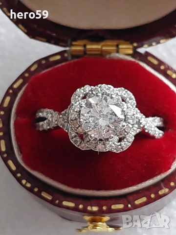 Прекрасен дамски златен пръстен с 1 карат брилянт плюс 74 брилянта тегло 0.5 карата,сертификат , снимка 2 - Пръстени - 51550355