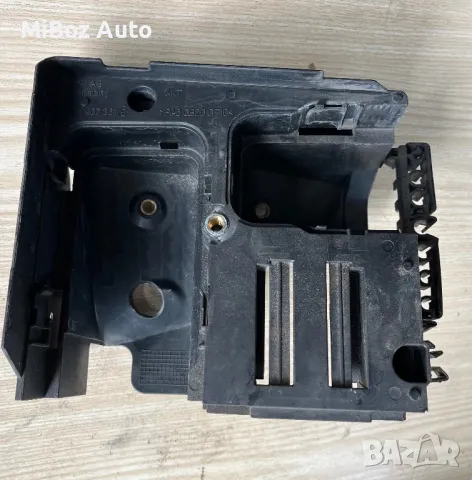 Основа за бушониера предпазители Фолксваген Голф 5 VW Golf 