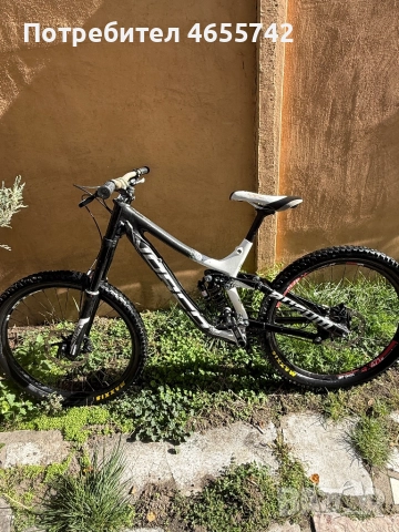 Продавам колело за планинско спускане