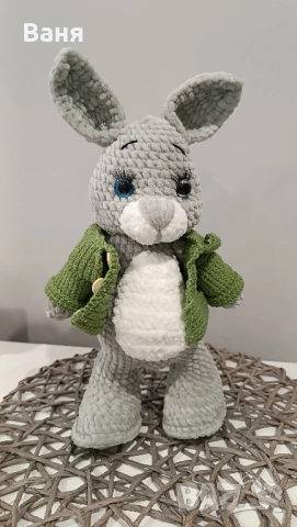 Ръчно плетено зайче