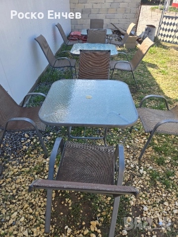 Маса с четири стола