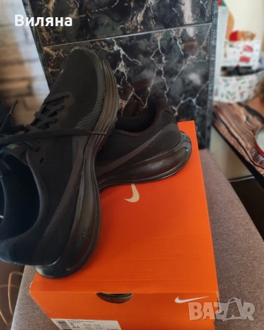 Дамски маратонки Nike 39 номер, снимка 5 - Маратонки - 54305723