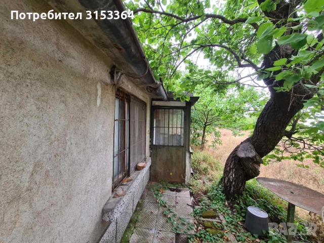 Продава се УПИ с вила и двор – с. Червен (долната част) 🌿, снимка 8 - Парцели - 51491513