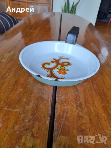 Стар емайлиран омлетен тиган,тиганче #4, снимка 3 - Други ценни предмети - 36825008