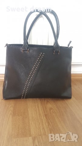 Дамска чанта, снимка 2 - Чанти - 31533947