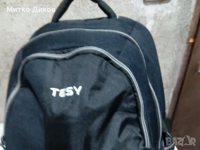 Hurley маркова раница 43х36х15см като нова раница Tesy Dicota, снимка 14 - Раници - 46059398