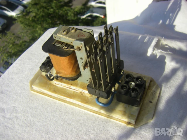 Мощно немско електромагнитно реле с бобина за 220 В и четири контактни групи за по 16А, снимка 2 - Друга електроника - 51084683