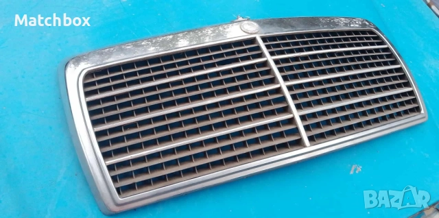 Решетка за Мерцедес 124, снимка 2 - Части - 45876603