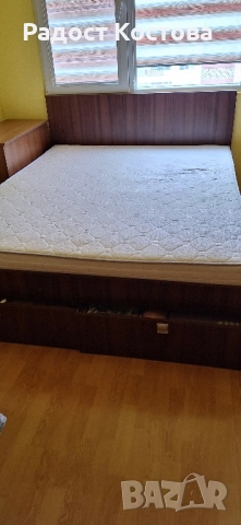 спалня 160/220, махагон с 2 чекмеджета и матрак