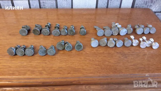 Алуминиеви фигури за шах имат забележки липсва един офицер от другите 4бр пешки са по светли , снимка 8 - Колекции - 48441608