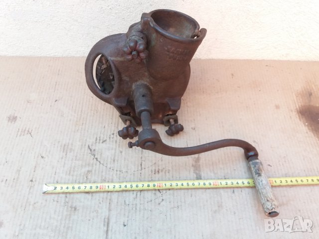 масивна метална мелница за кукуруз, царевица , снимка 3 - Други инструменти - 37491670