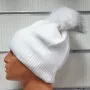 Нова зимна дамска шапка с камъчета с пух/помпон в бял цвят, снимка 3