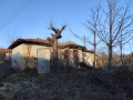 Продава имот с къща село Върбен , снимка 2
