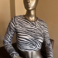 Блуза с принт и гол гръб !, снимка 1 - Блузи с дълъг ръкав и пуловери - 42181200