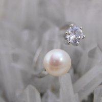Пръстен с бяла естествена перла  и кристали, снимка 3 - Пръстени - 16091364