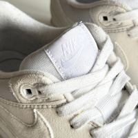 Обувки Nike Air Max 1 - Triple White 43, снимка 5 - Маратонки - 44687236
