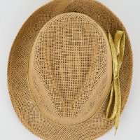 Дамска шапка тип трилби марка ART of POLO, снимка 3 - Шапки - 37018271