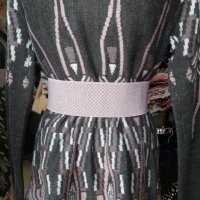 Асиметрична жилетка без закопчаване в сиво-розови цветове , снимка 4 - Жилетки - 30044298