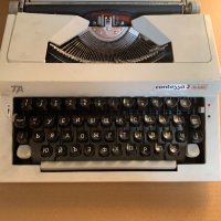 пишеща машина contessa 2 de luxe, снимка 3 - Антикварни и старинни предмети - 44493166