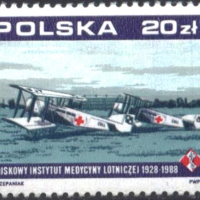 Чиста марка Самолети Медицина Червен Кръст 1988 от Полша, снимка 1 - Филателия - 44602319