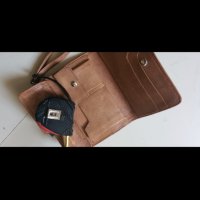  Кожена чанта  с  дръжка за китка, снимка 4 - Чанти - 44197343