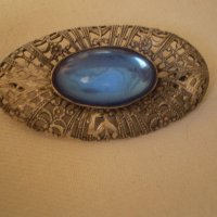 брошка Чешко стъкло с цвет синьо и филигранн 1920г , снимка 1 - Антикварни и старинни предмети - 38686508