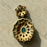 Стар медальон със смарагди и диаманти, снимка 3 - Колиета, медальони, синджири - 44746156