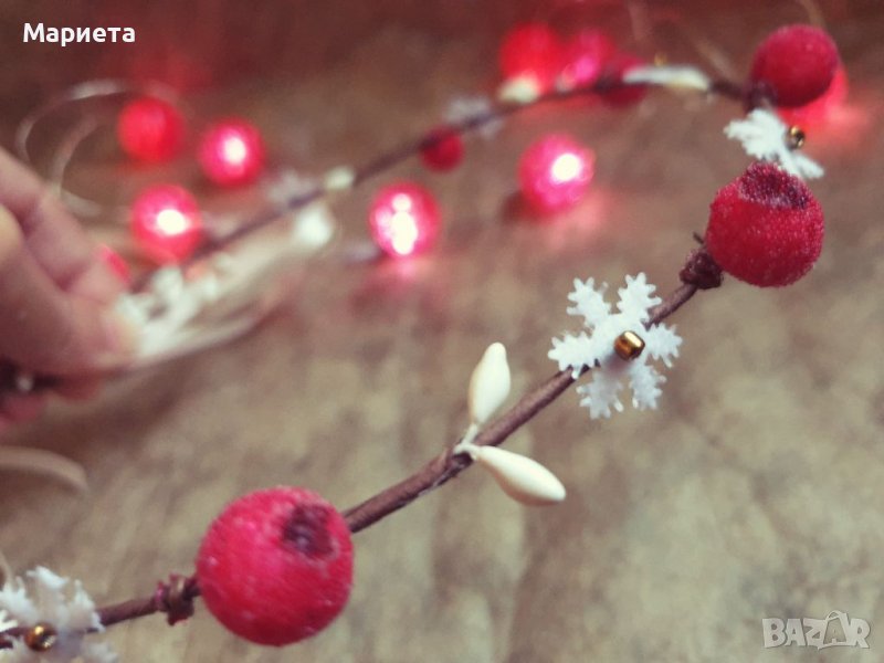 Коледно венче за глава в бяло и червено Венче със снежинки Ръчна изработка Аксесоари Венец за глава , снимка 1