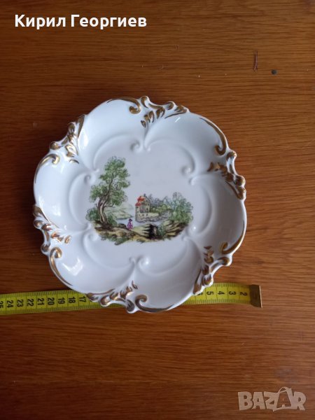 Немска  порцеланова чиния със  златен  кант , снимка 1