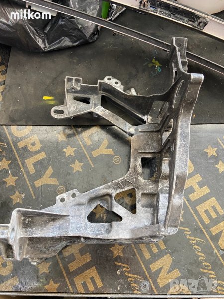 Конзола предна очиларка w205 a2056221700, снимка 1