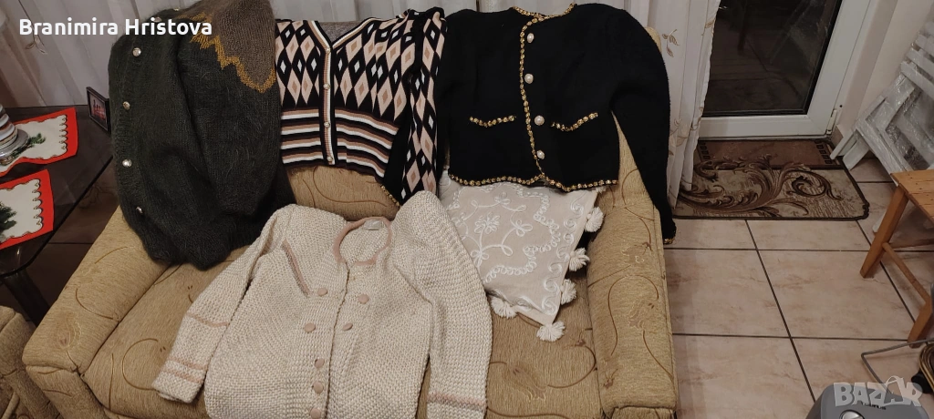 4 дамски пуловера/жилетки – втора употреба, много запазени (продавам поотделно), снимка 1