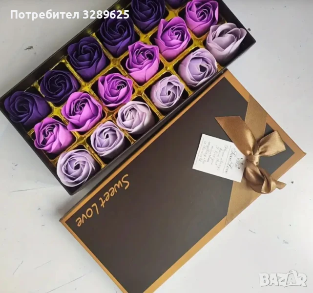 Кутия с изкуствени цветя от 18 рози за подарък Ароматни, снимка 1