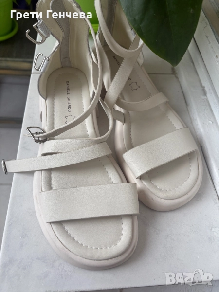 Дамски бели сандали номер 38 естествена кожа, снимка 1