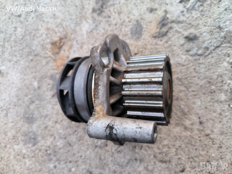 Водна помпа за Голф 4 Ауди А3 Сеат Шкода 1.9ТДИ Golf 4 Audi A3 Seat Skoda 1.9TDI, снимка 1